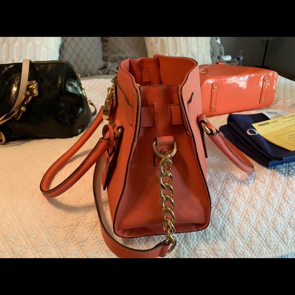 All five purses MK , Dooney & Bourke - Picture 16 of 16